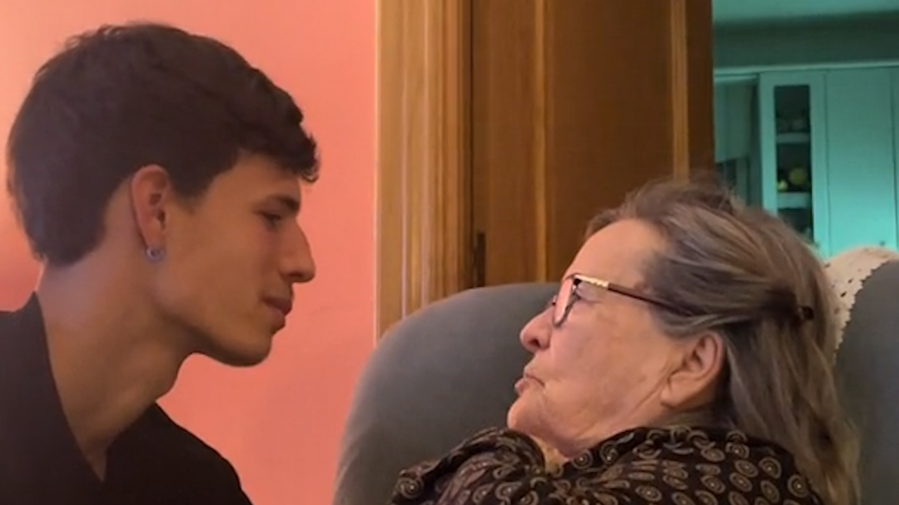 La emotiva reflexión viral de una abuela con su nieto sobre el físico y los valores