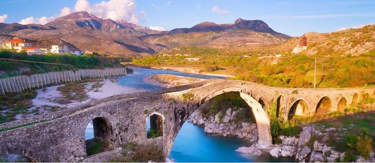 Albania, entre los Balcanes y el Adriático.