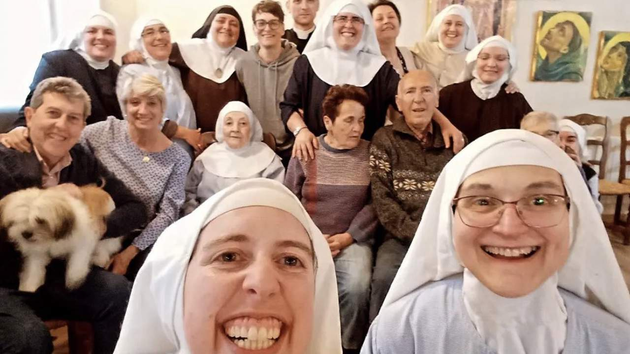 Las monjas de Belorado reciben una postal y numerosos donativos tras abrir su "crowdfunding"