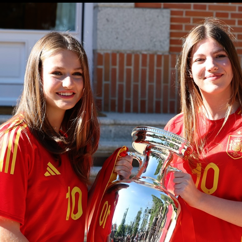 El emotivo recuerdo de Leonor y Sofía que la Casa Real ha compartido por la victoria en la Eurocopa