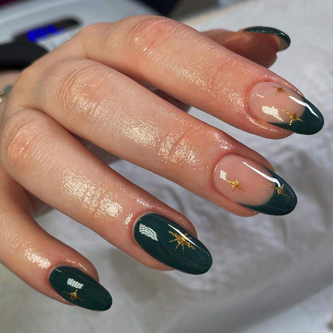 Uñas verdes con estrella