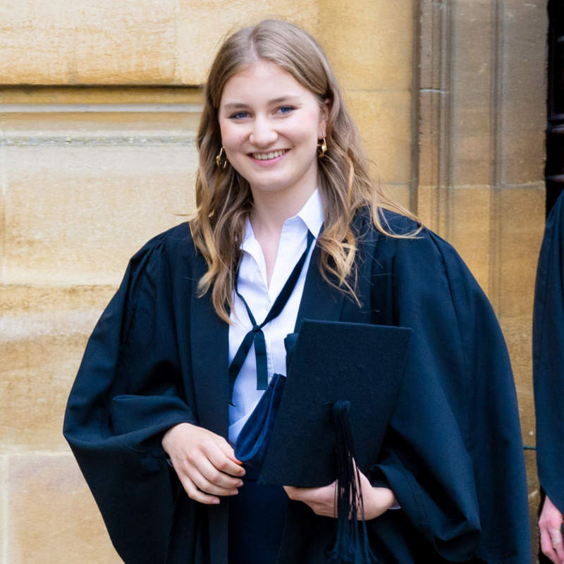 Elisabeth de Bélgica se gradúa en Oxford arropada por su familia y al más puro estilo Kate Middleton