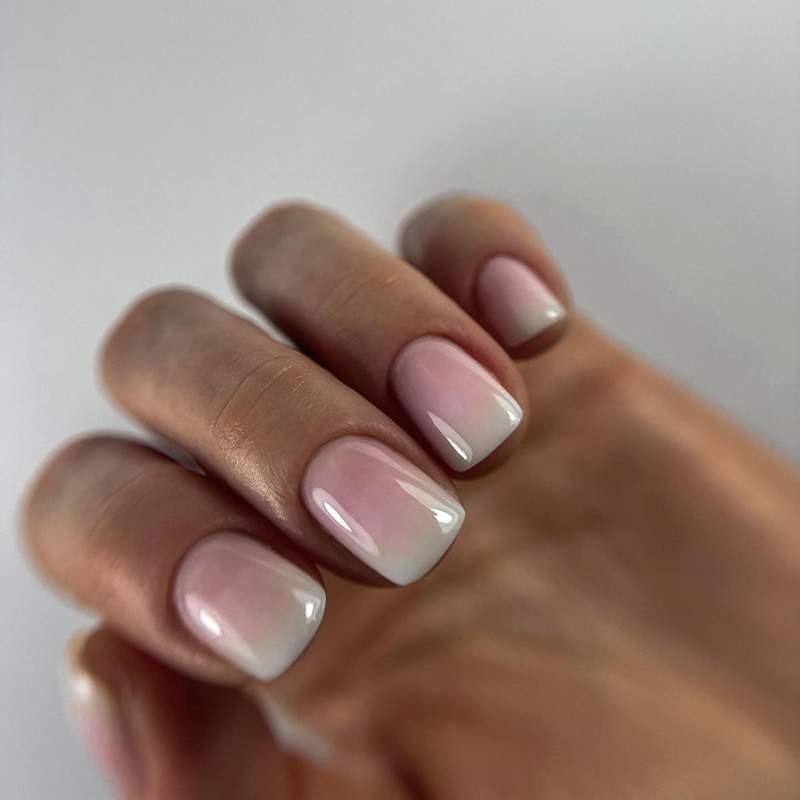 10 ideas de manicura francesa degradada, el diseño de uñas francesas elegantes que arrasa en verano 