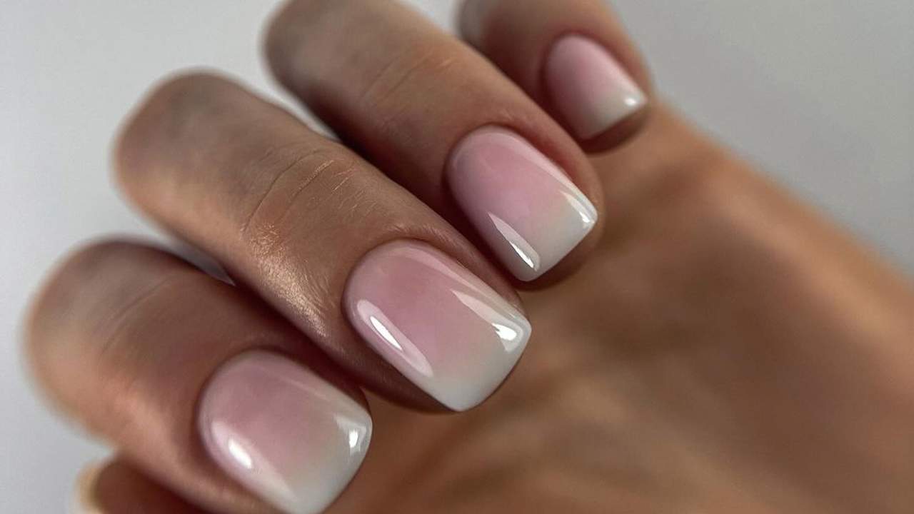 10 ideas de manicura francesa degradada, el diseño de uñas francesas elegante que arrasa en verano