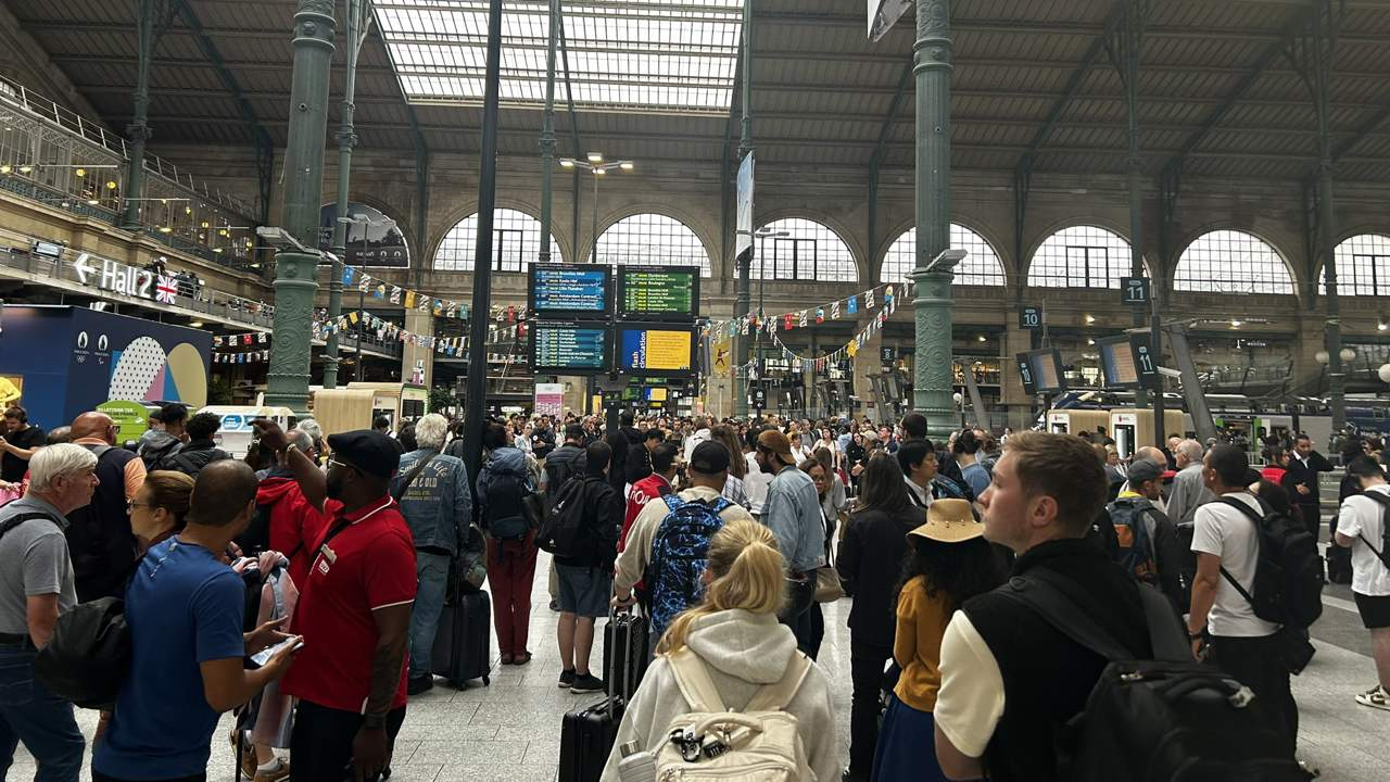 Última hora en Francia: un "ataque masivo" en la red de trenes provoca el caos antes de los Juegos Olímpicos