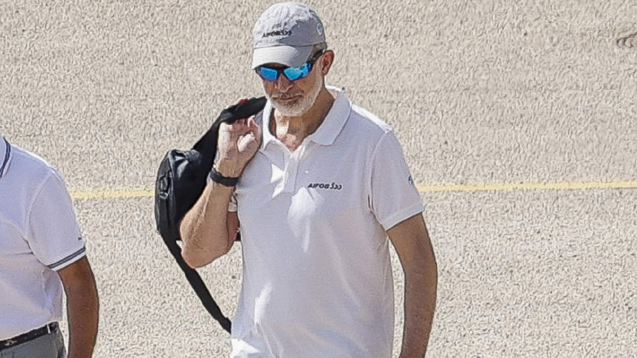 El rey Felipe se adelanta a la reina Letizia con su llegada a Mallorca