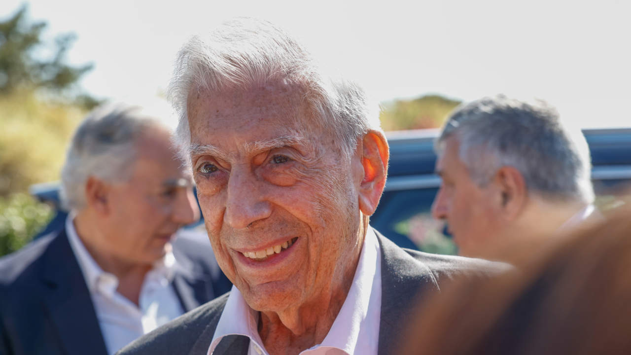 Preocupación por el estado de salud de Mario Vargas Llosa 