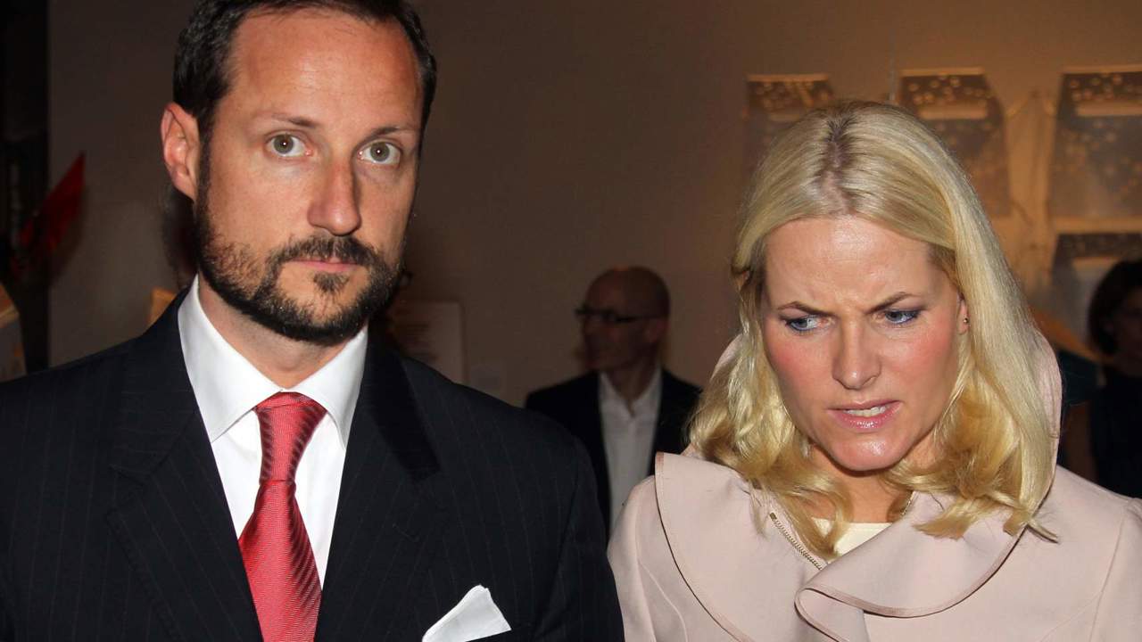 El infierno de Mette-Marit y Haakon de Noruega tras la detención de su 'hijo' Marcus Borg Høiby