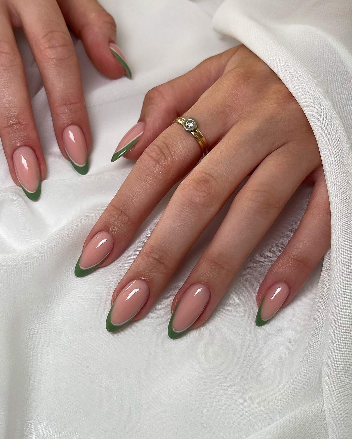 Manicura francesa verde