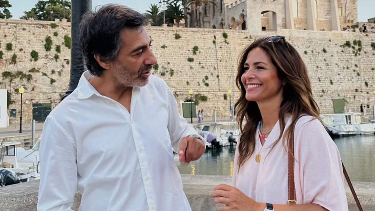 De Menorca a Cádiz: Nuria Roca y Juan del Val disfrutan de unas vacaciones (ecológicas) a todo lujo junto a sus tres hijos