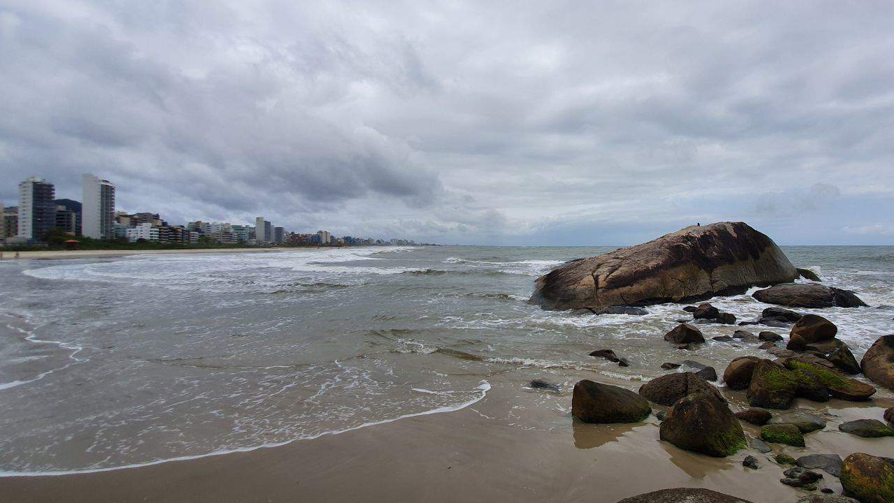 Tormenta en la playa