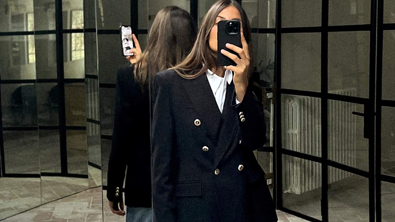 10 blazers de Zara que merecen la pena: de colores tendencia, elegantes y elevan lo looks con vaqueros