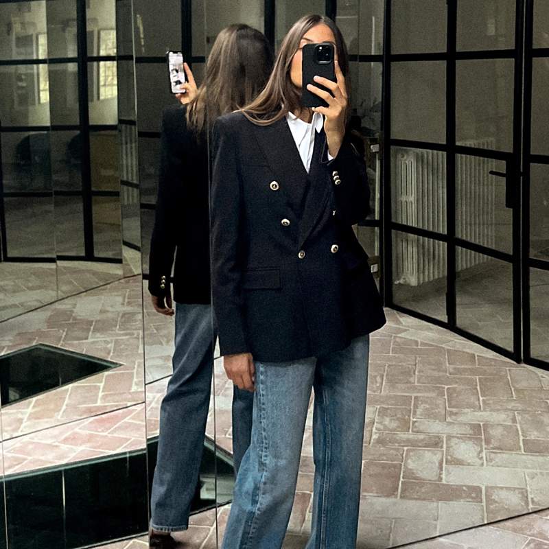 10 blazers de Zara que merecen la pena: de colores tendencia, elegantes y elevan los looks con vaqueros 