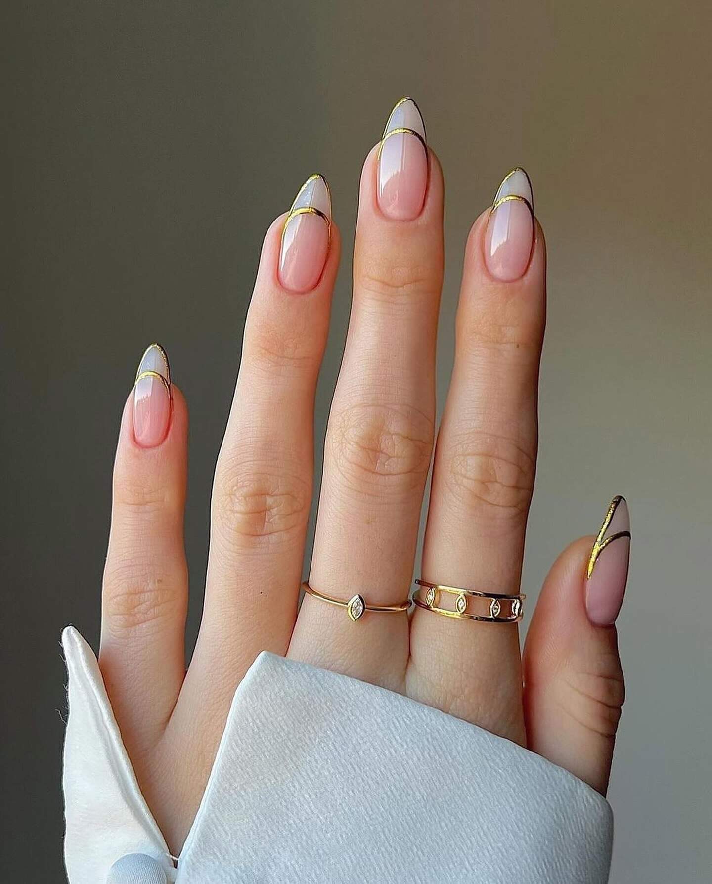 Francesa milky nails moderna