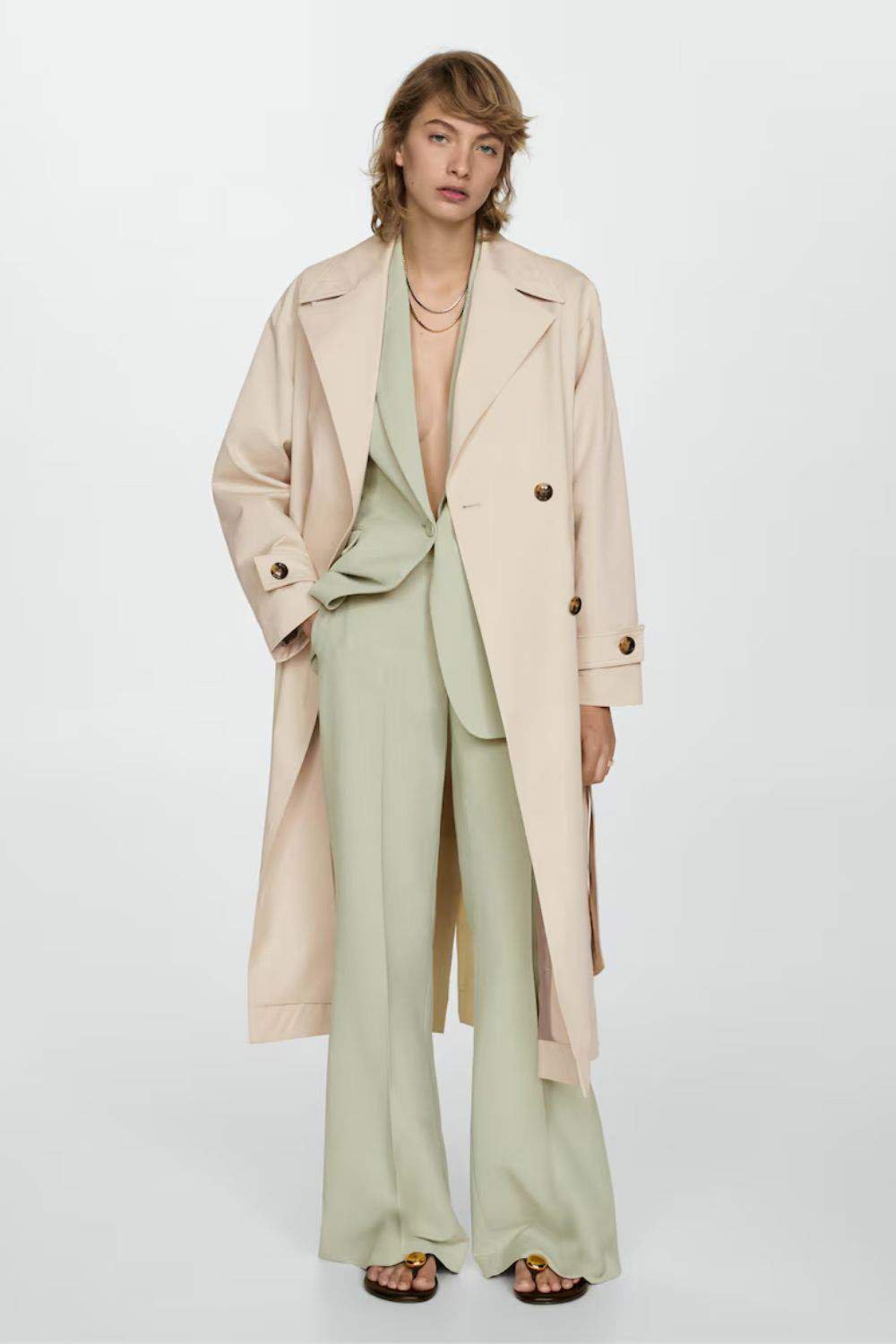 Trench con doble botonadura