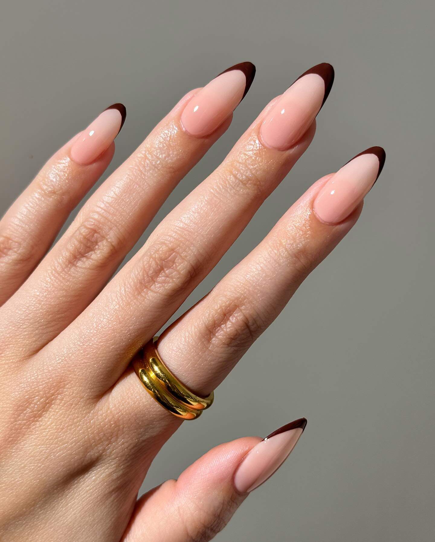 Uñas fracesa color borgoña