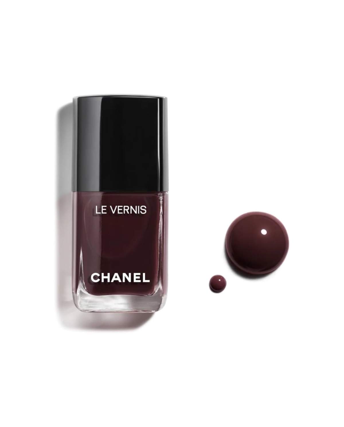 Color de uñas burdeos tendencia otoño Paula Echevarría CHANEL