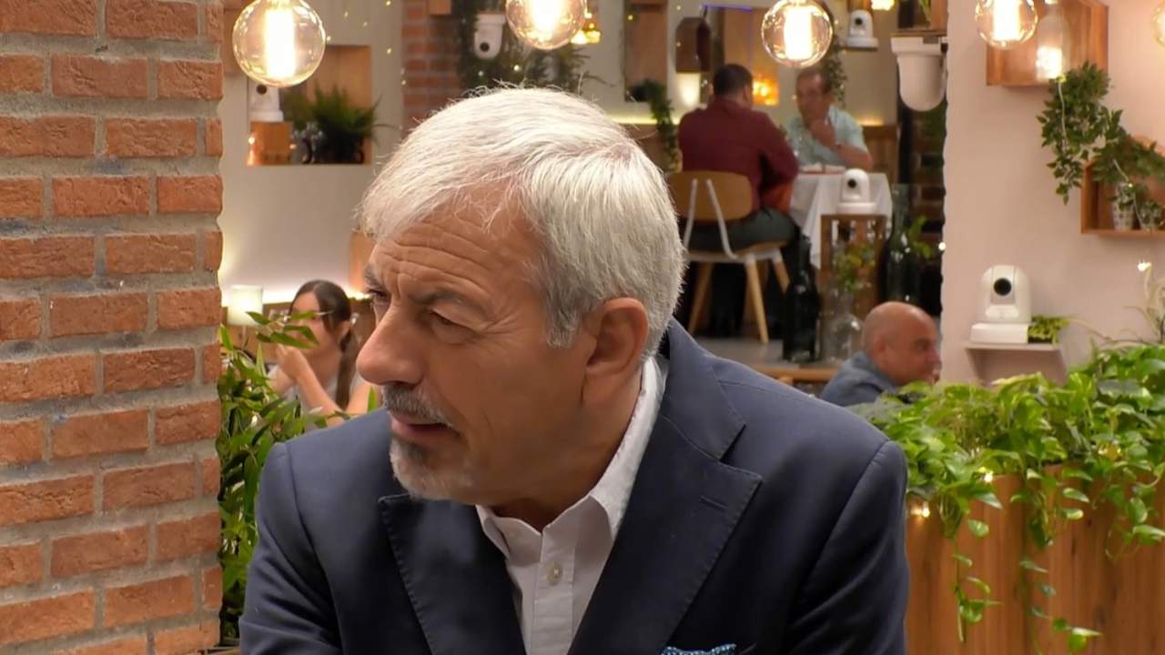 Carlos Sobera se pone místico en 'First Dates' con la petición que le ha hecho a Rosa 