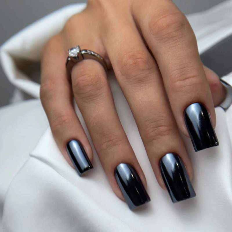 10 diseños de uñas negras, la tendencia de otoño para llevar una manicura elegante y versátil