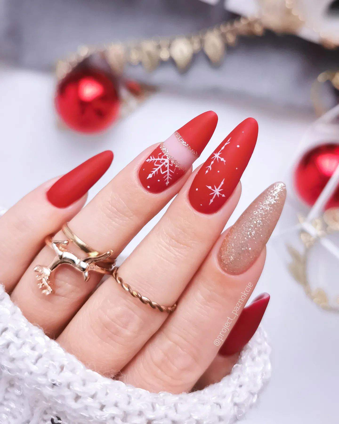 Uñas de Navidad con purpurina