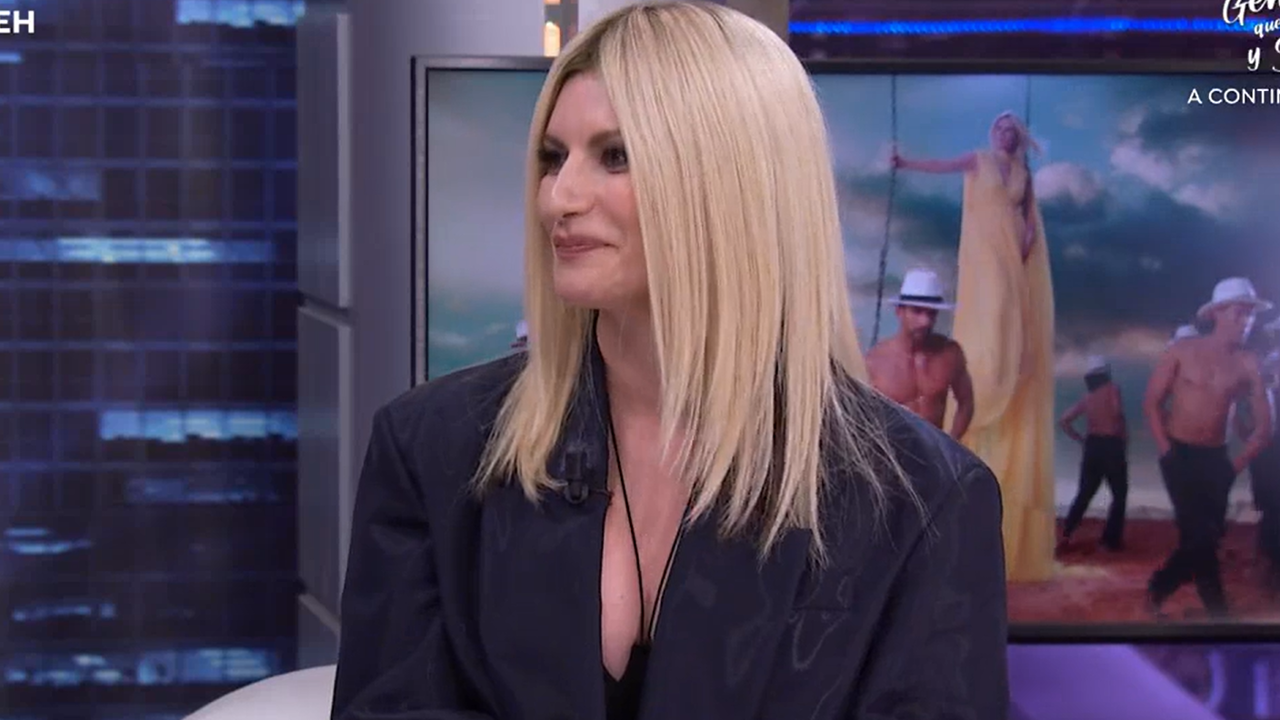 Laura Pausini deja en shock a Pablo Motos y al público de 'El Hormiguero' con su 'cambio de look' en directo