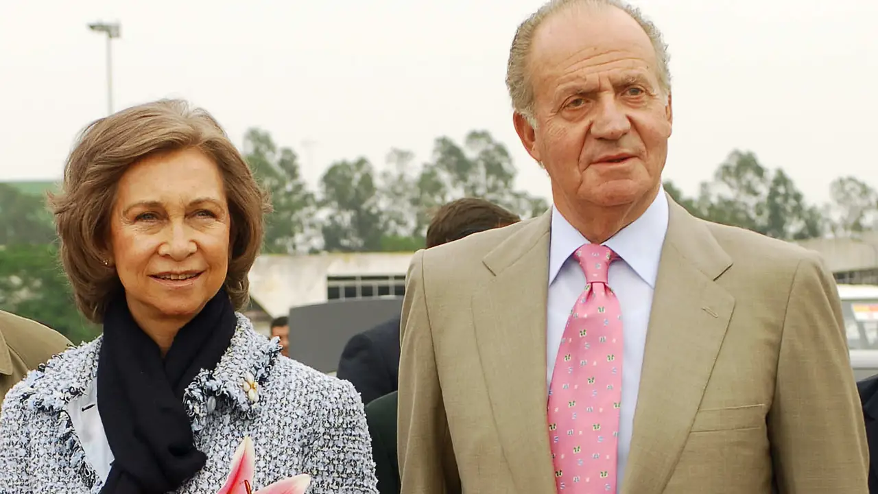 Así comenzó el idilio entre Juan Carlos y Sofía: un matrimonio destinado al fracaso que tuvo su primera infidelidad en la pedida de mano