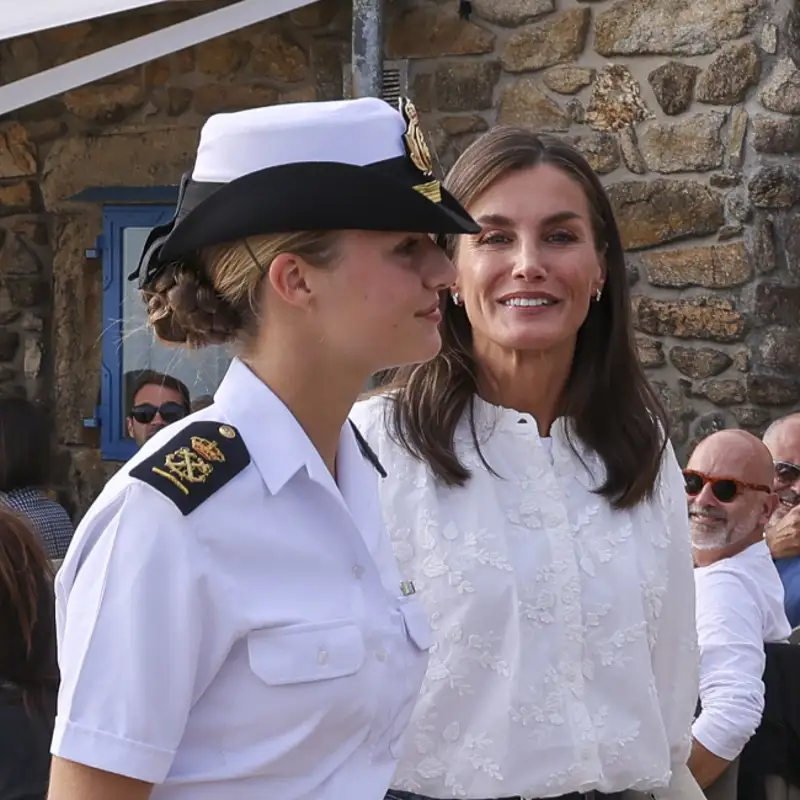 Felipe y Letizia lanzan dos mensajes en su aparición con la princesa Leonor en Galicia