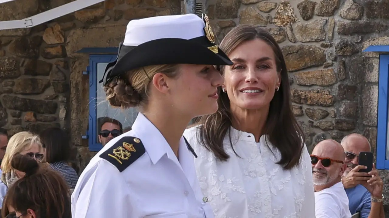 Felipe y Letizia lanzan dos mensajes en su aparición con la princesa Leonor en Galicia