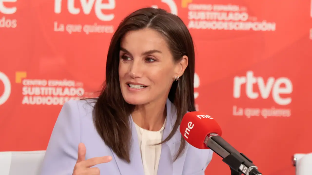 La palabra literal con la que la prensa alemana define la vuelta de Letizia al periodismo