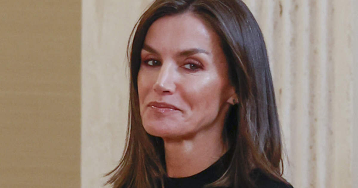 La insólita decisión de Zarzuela con la que la reina Letizia se blinda de  rebote del escándalo familiar