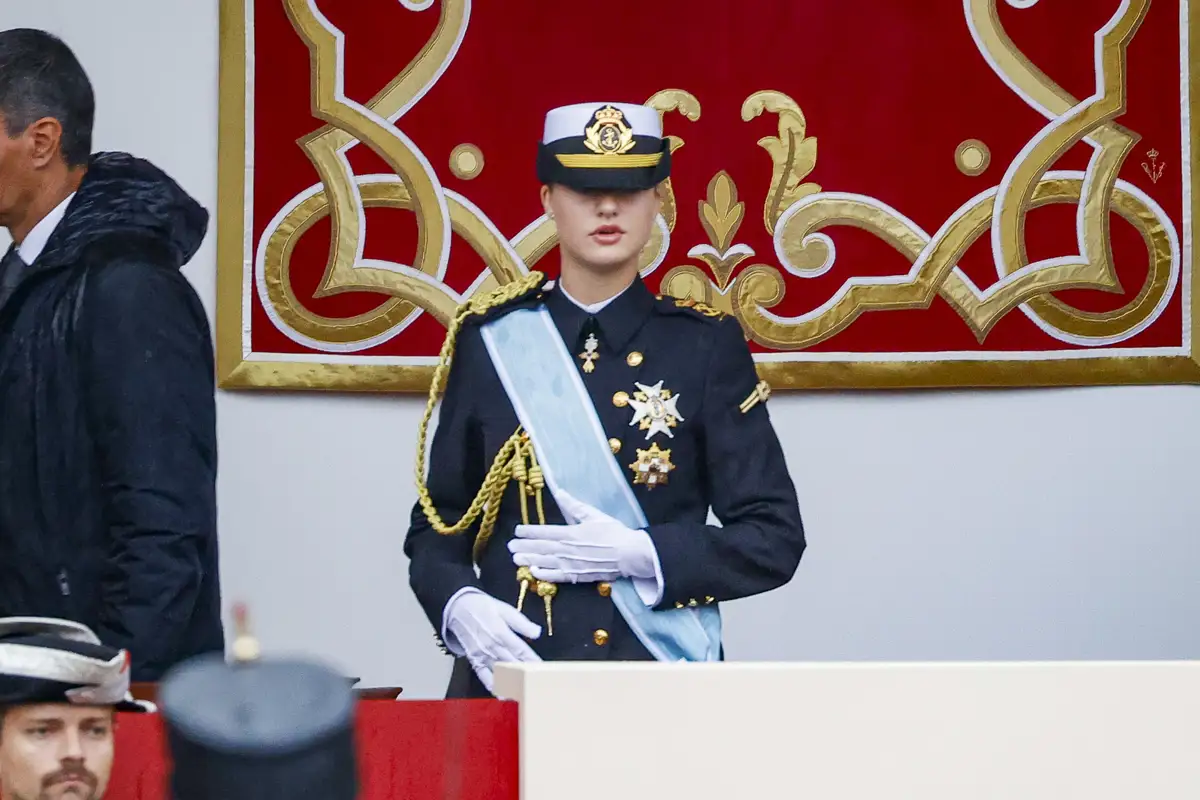 Leonor Uniforme de gala de la Armada