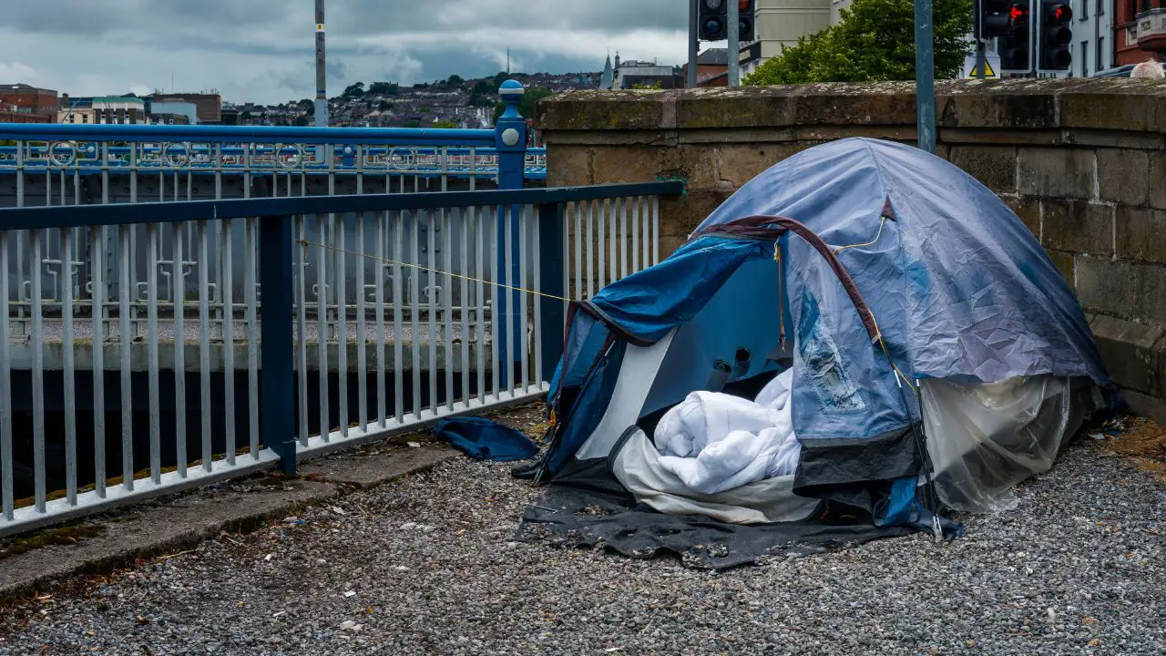 "Llegué a sacar 175.000 dólares": abandona la calle y se hace millonario gracias a la compraventa de cromos