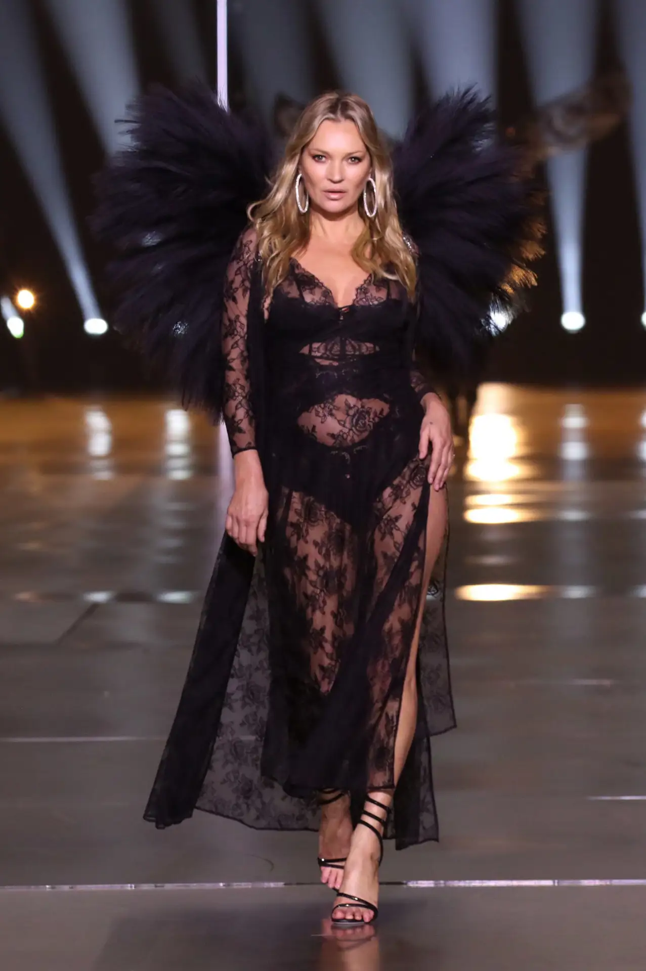 Kate Moss en el desfile de Victoria's Secret 2024