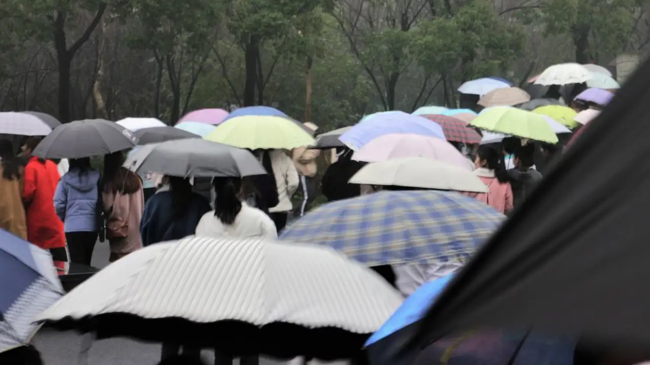 Dile adiós a las lluvias: la AEMET predice cuando podremos cerrar el paraguas en España