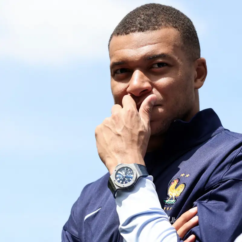 Giro sorprendente en el caso Mbappé: los detalles que revela la prensa francesa tras las acusaciones al futbolista