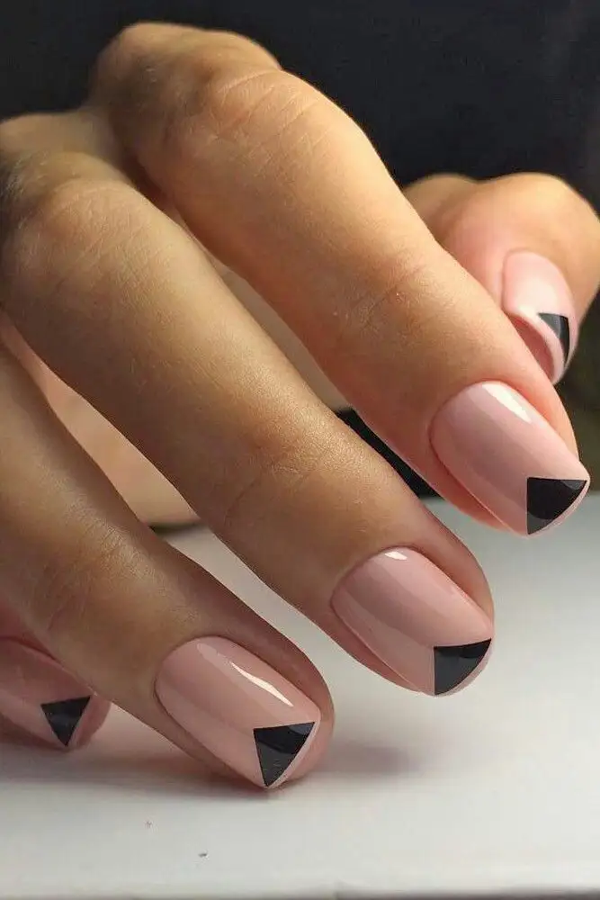 Manicura geométrica