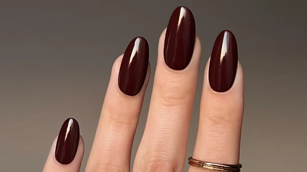 Uñas café: la manicura más bonita para uñas cortas y mejor alternativa al clásico burdeos