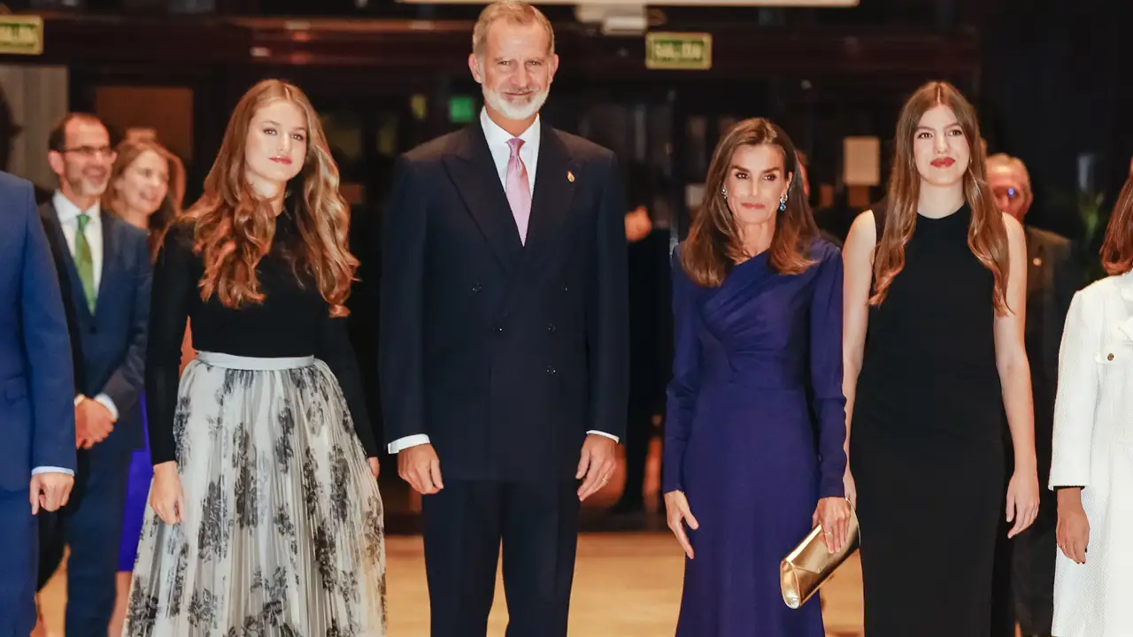 Lo que no se vio del concierto de los Premios Princesa de Asturias: las imágenes inéditas de Letizia, Leonor y Sofía