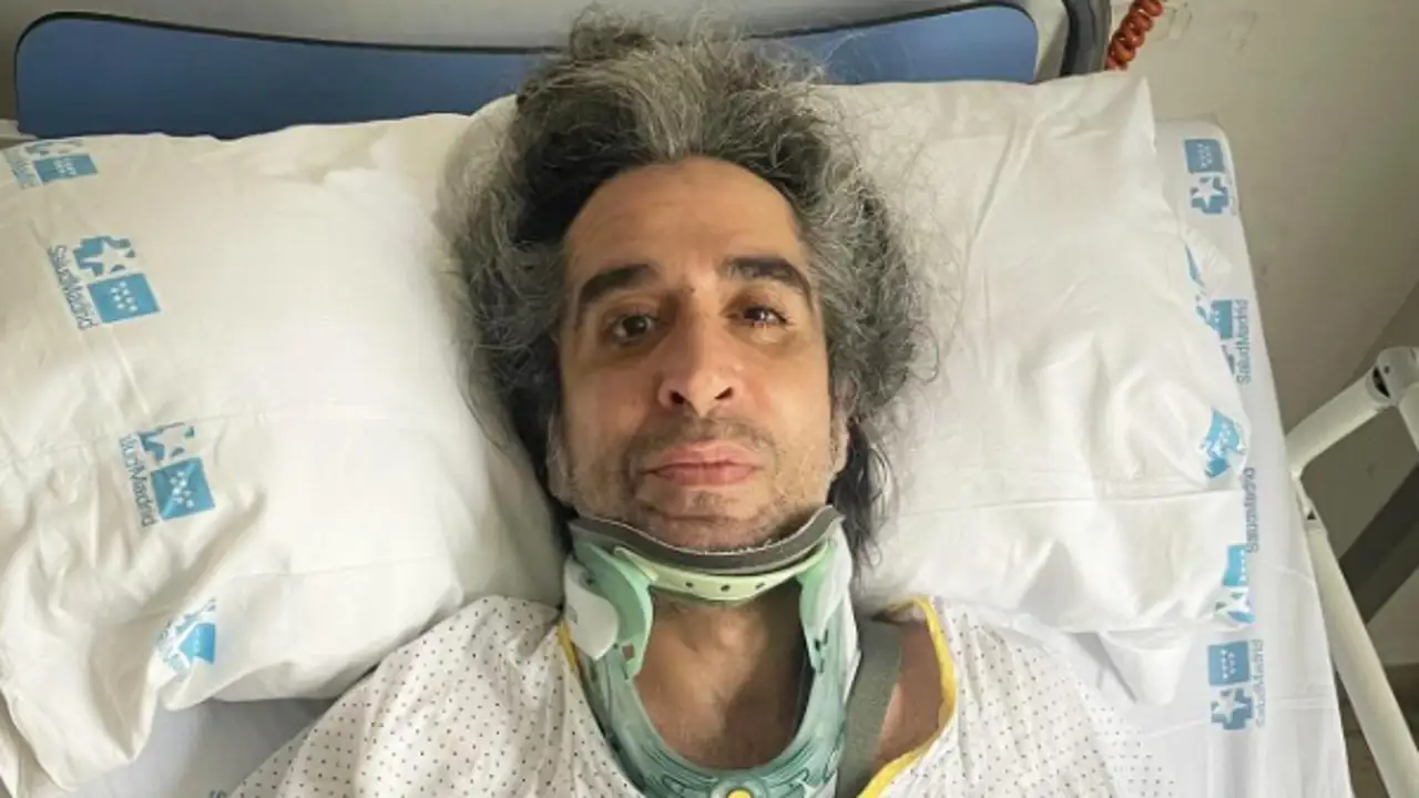 Mario Vaquerizo vuelve al hospital tras su aparatosa caída en uno de sus conciertos