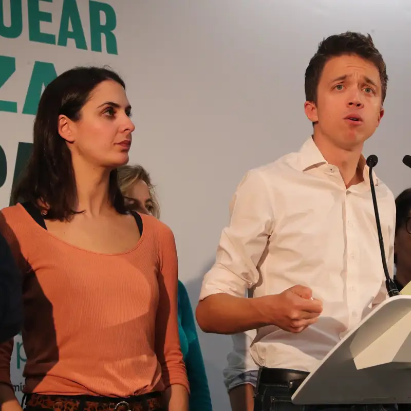 Último giro del caso Errejón: del golpe en la mesa de Elisa Mouliaá a las palabras en shock de Rita Maestre