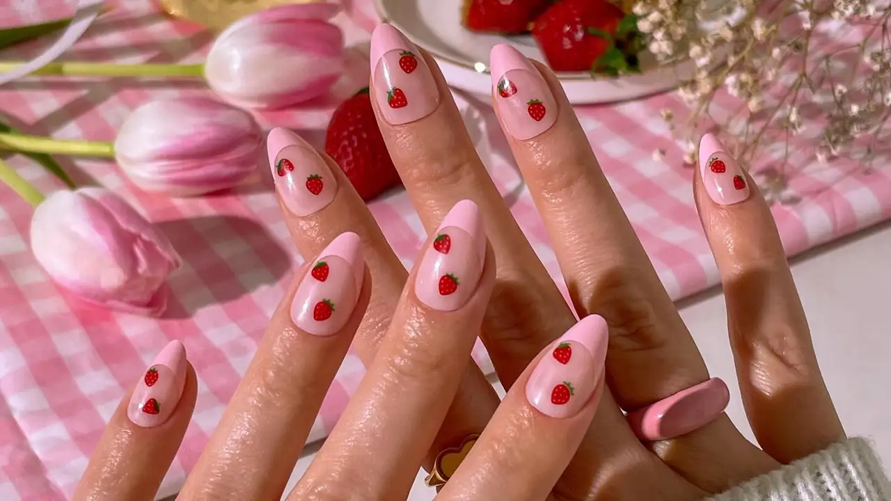 50 diseños de uñas francesas modernas para lucir manos bonitas, rejuvenecidas y elegantes