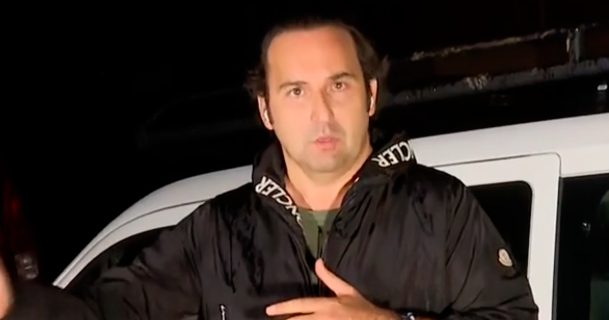 Las lágrimas de Iker Jiménez al leer un mensaje de su hija de 12 años desde la zona cero de la DANA en Valencia