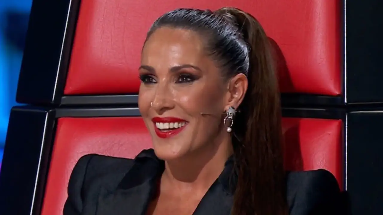 Malú, pillada in fraganti en 'La Voz' hablando mal de una concursante 