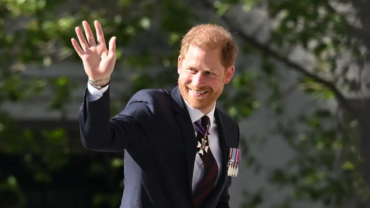 Un experto en Casa Real británica revela el próximo movimiento del príncipe Harry que ya inquieta al rey Carlos