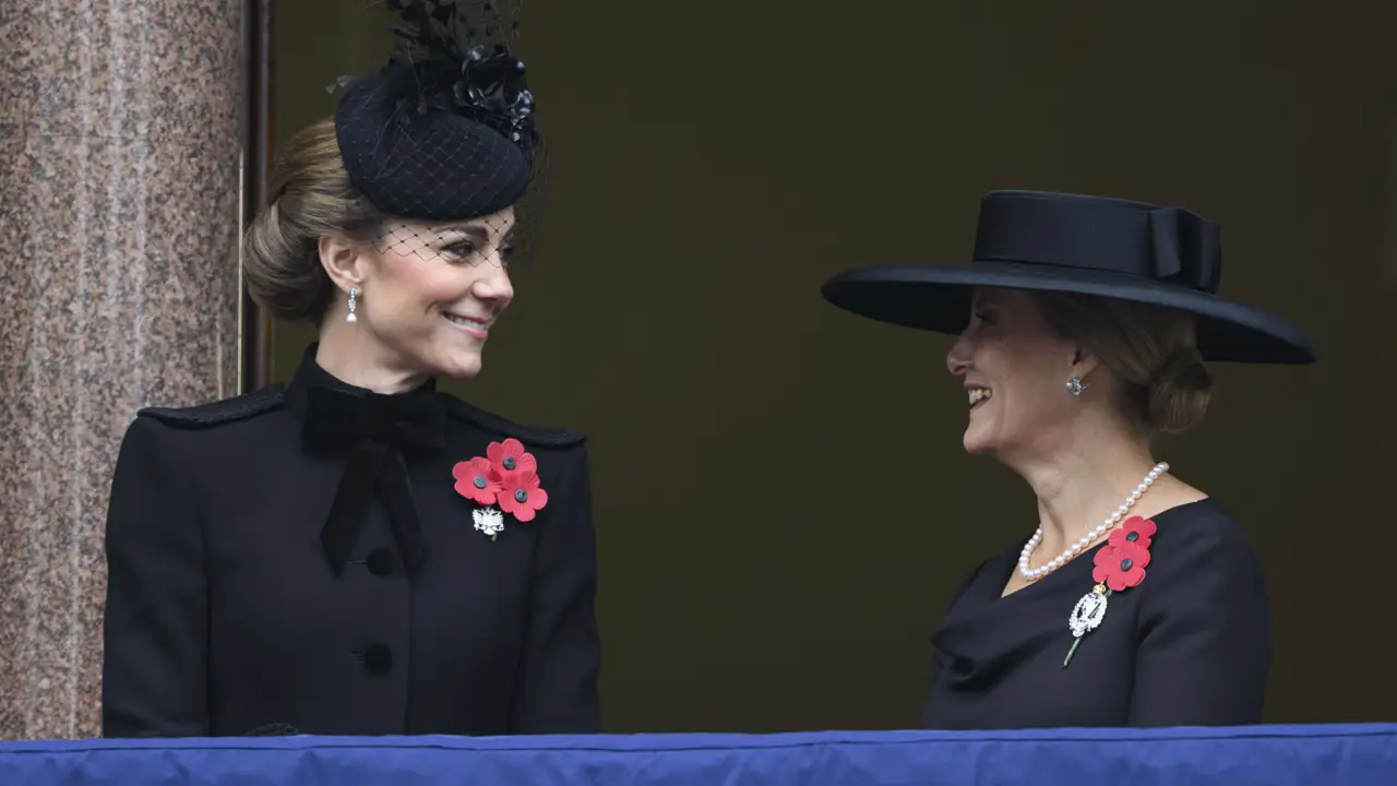 La sustituta de la reina Camilla en el Día del Recuerdo que ha arropado a Kate Middleton en su difícil momento público