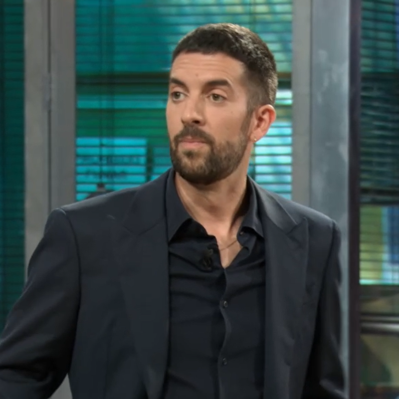 PRIMICIA | Conocemos la identidad del colaborador de 'Ni que fuéramos Shh' que ha salvado la noche a David Broncano en 'La Revuelta'