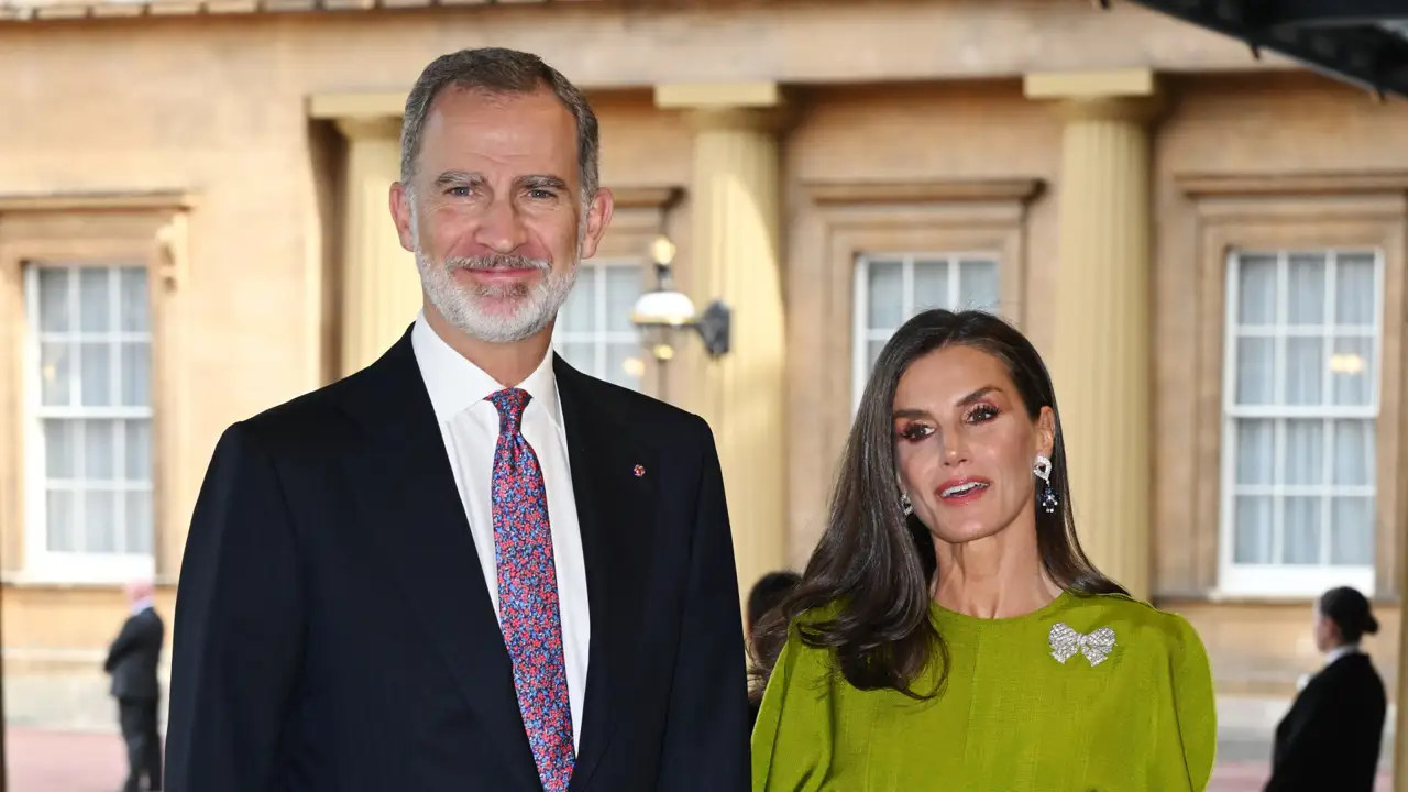 Los reyes Felipe y Letizia se aferran a su 'salvavidas' para sortear la crisis