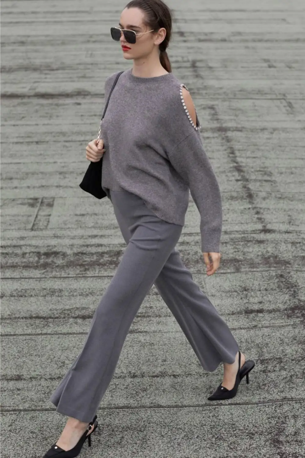 Pantalón flare gris