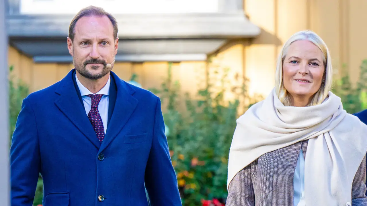 Dos expertos en comunicación destapan el gran error de Mette-Marit y Hakoon de Noruega sobre el caso Marius Borg Høiby