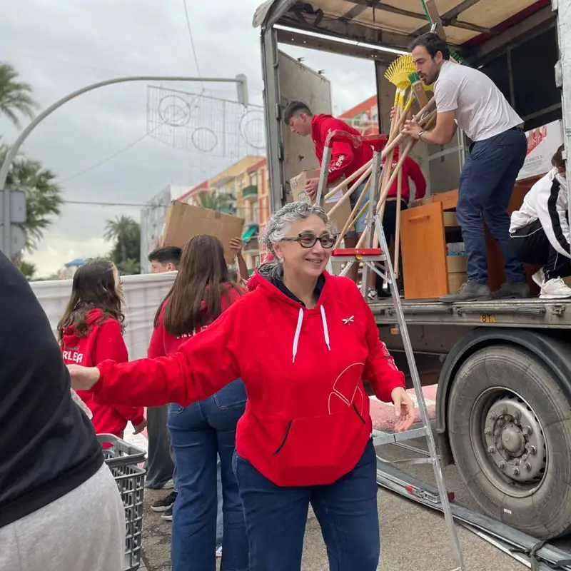 Hablamos con la profesora valenciana Carmen Pellicer de su campaña 'Después del barro': "Unos 25 centros tendrán que ser construidos de nuevo"